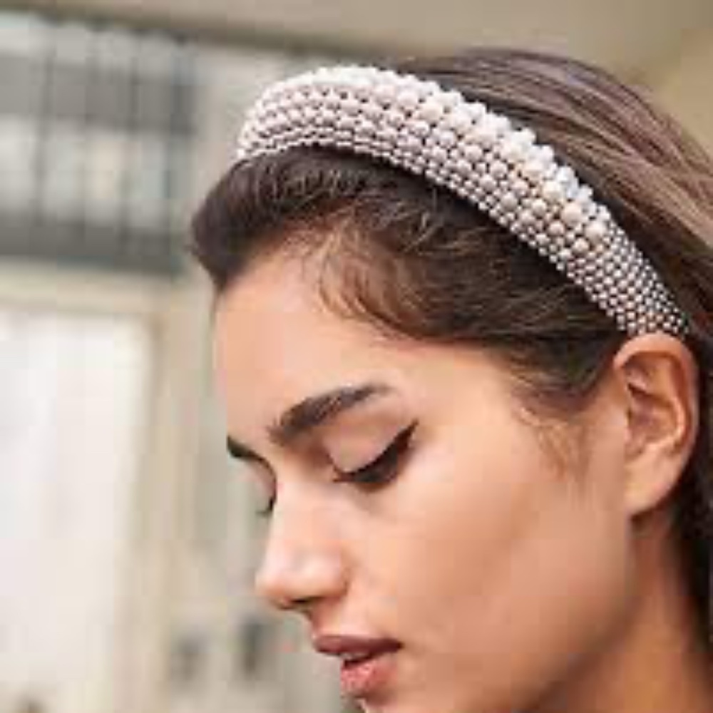 NEW NWT Faux Pearl Embellished Headband. One size.
